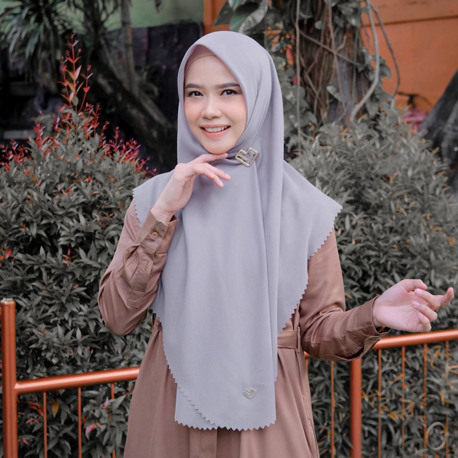 Hijab Square Luxury Voal Curved x Yushie 