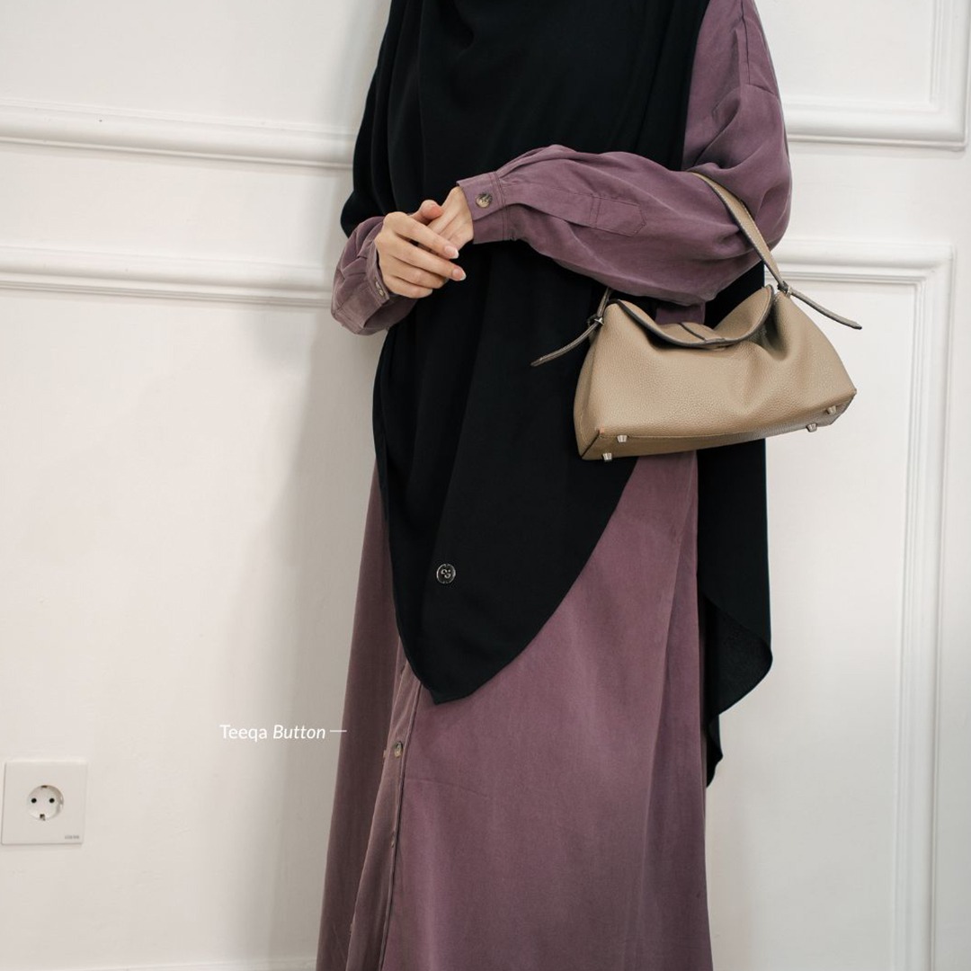 SAYSARA - Teeqa Abaya Button Made From Lyocell Premium