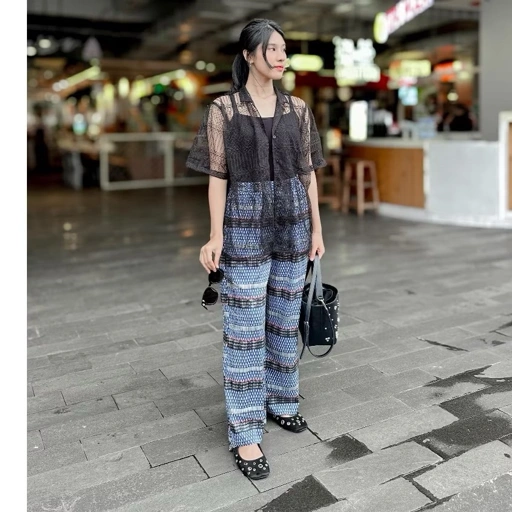 Image of Kimirai - Taylor Geometric Blue