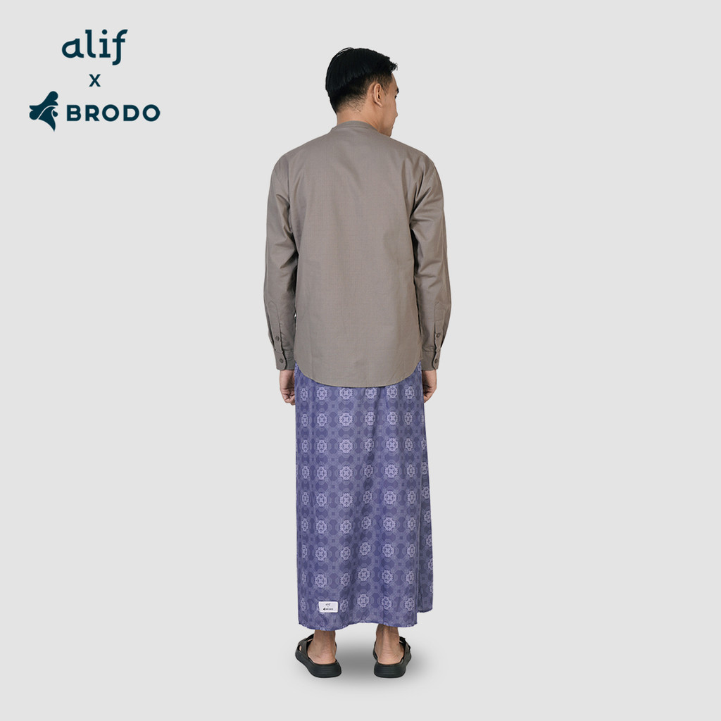Tranquil Saroong Alif x Brodo Navy