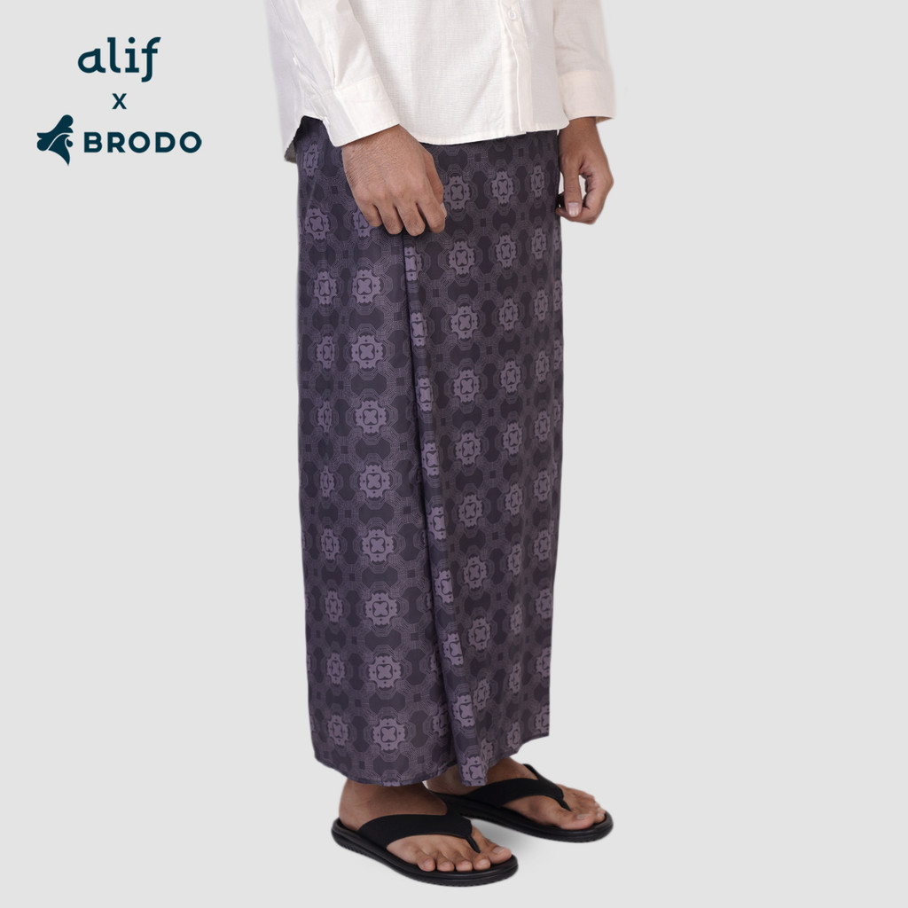 Tranquil Saroong Alif x Brodo Black