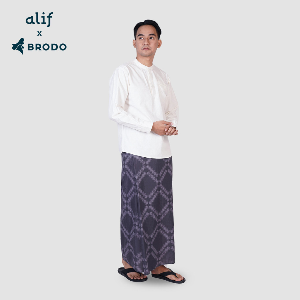 Adora Saroong Alif x Brodo Black