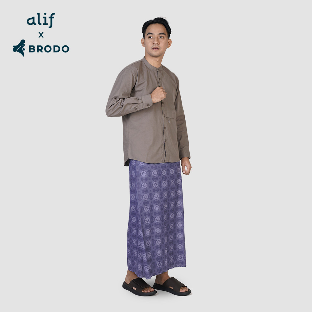 Tranquil Saroong Alif x Brodo Navy