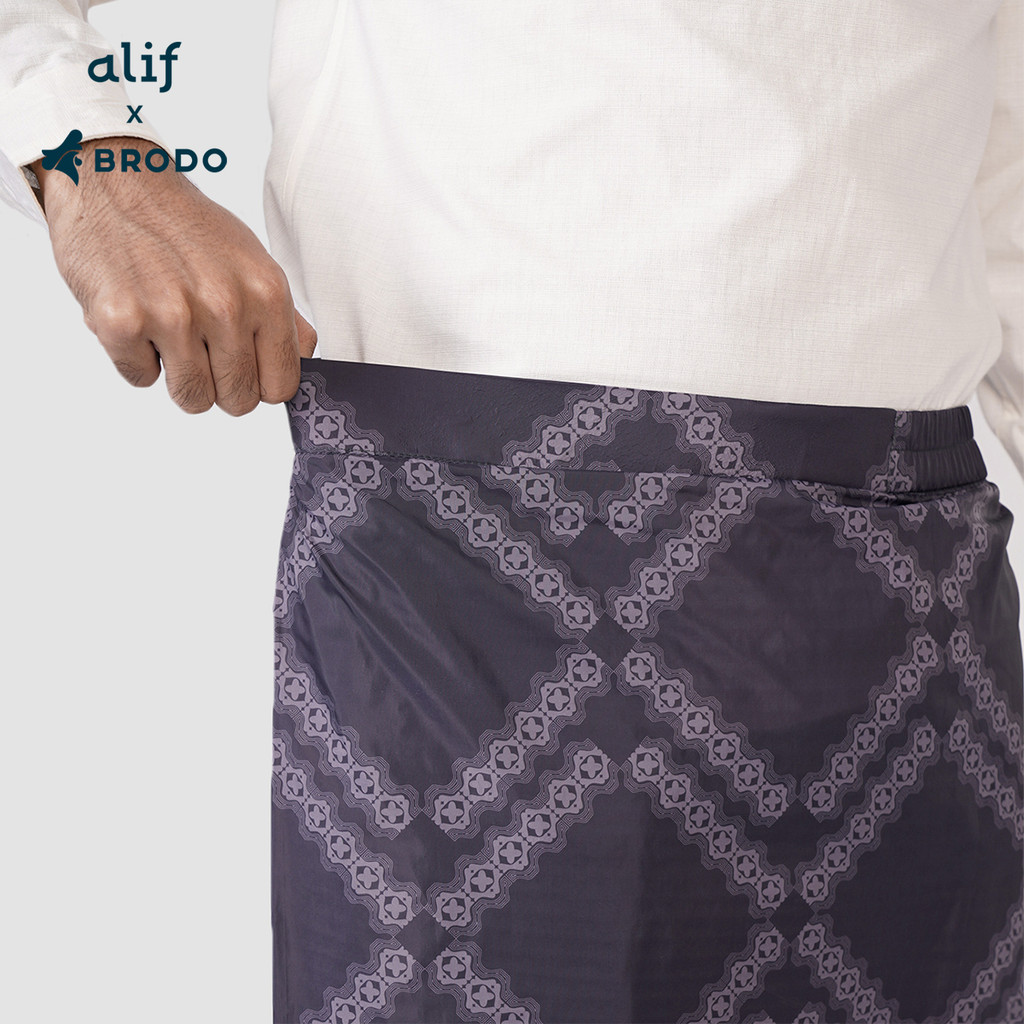 Adora Saroong Alif x Brodo Black