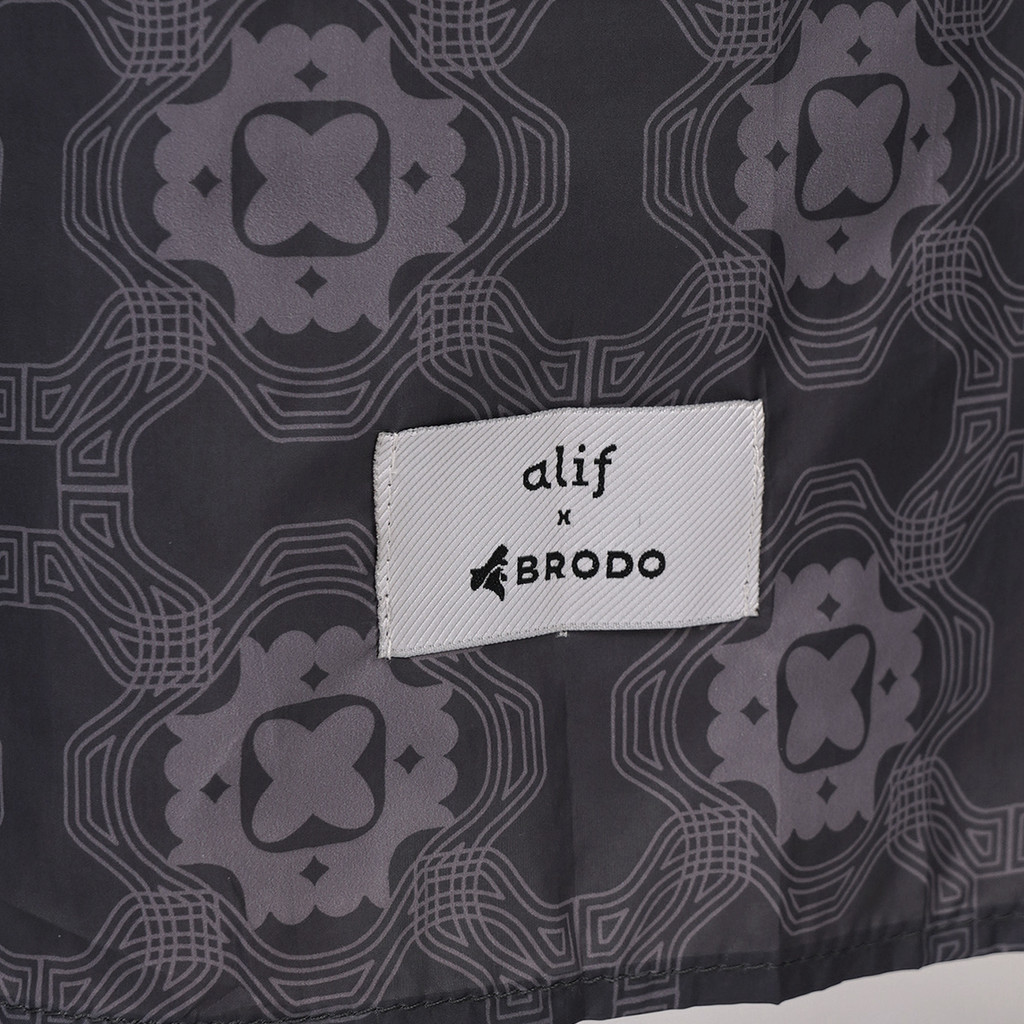 Tranquil Saroong Alif x Brodo Black
