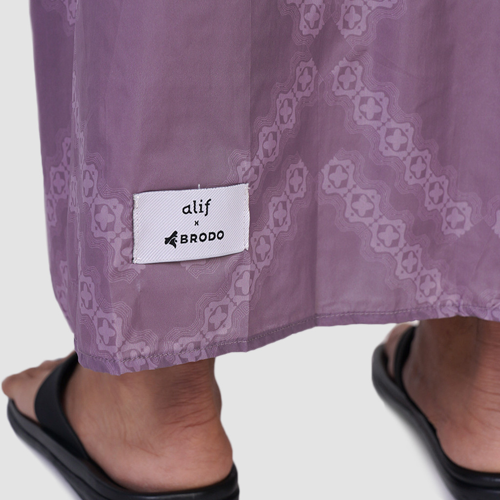 Adora Saroong Alif x Brodo Brown