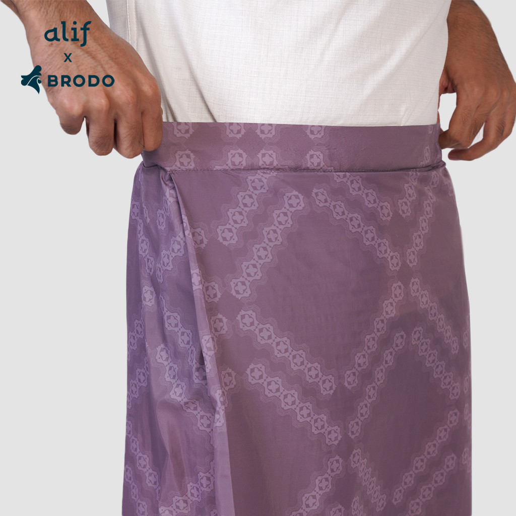 Adora Saroong Alif x Brodo Brown
