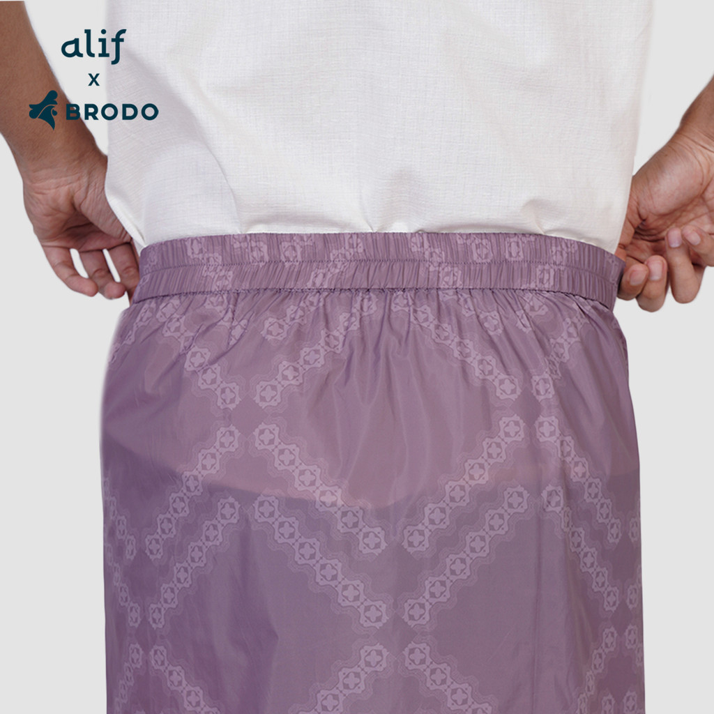 Adora Saroong Alif x Brodo Brown