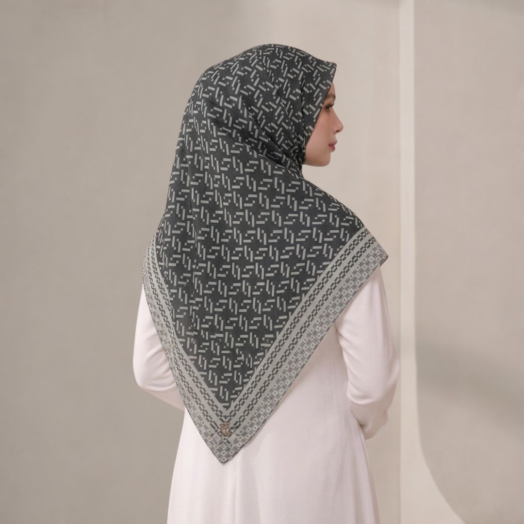 Zoya - Arren Grid Scarf - Kerudung Hijab Segiempat Motif - Pouch Ziplock