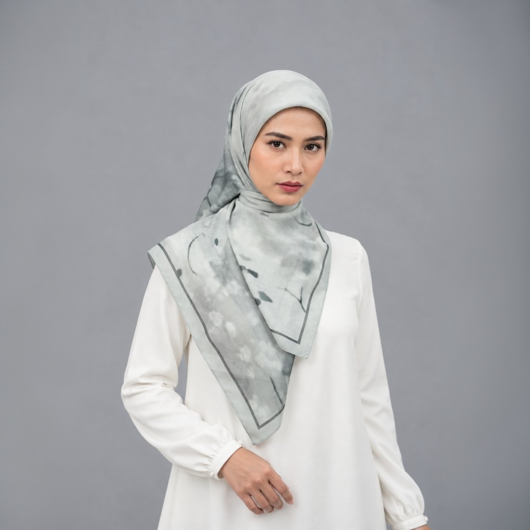 Zoya - Blured Fleur Print Scarf - Kerudung Hijab Segiempat Motif - Bahan Airy Voal