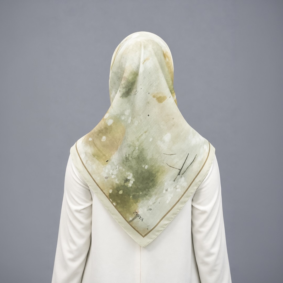 Zoya - Blured Fleur Print Scarf - Kerudung Hijab Segiempat Motif - Bahan Airy Voal