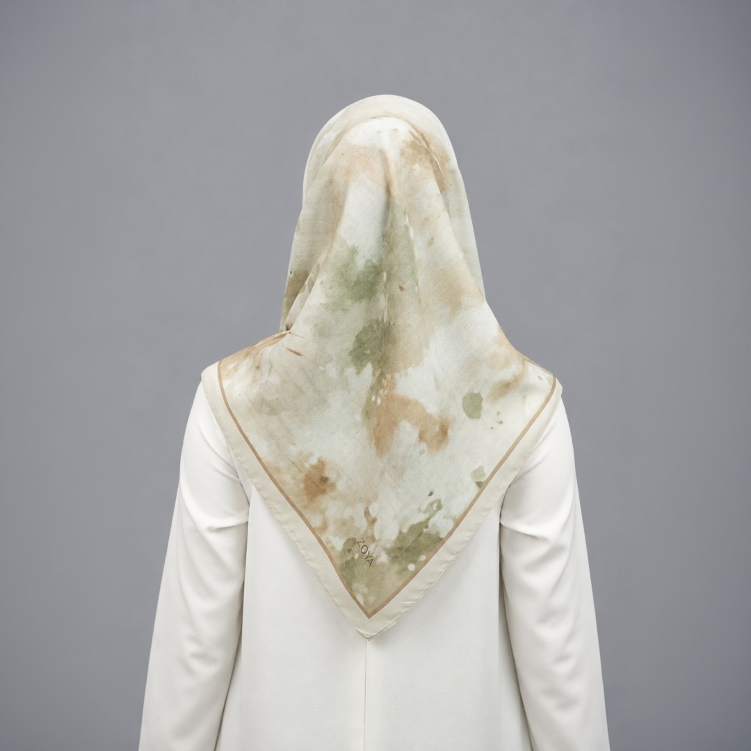 Zoya - Blured Fleur Print Scarf - Kerudung Hijab Segiempat Motif - Bahan Airy Voal