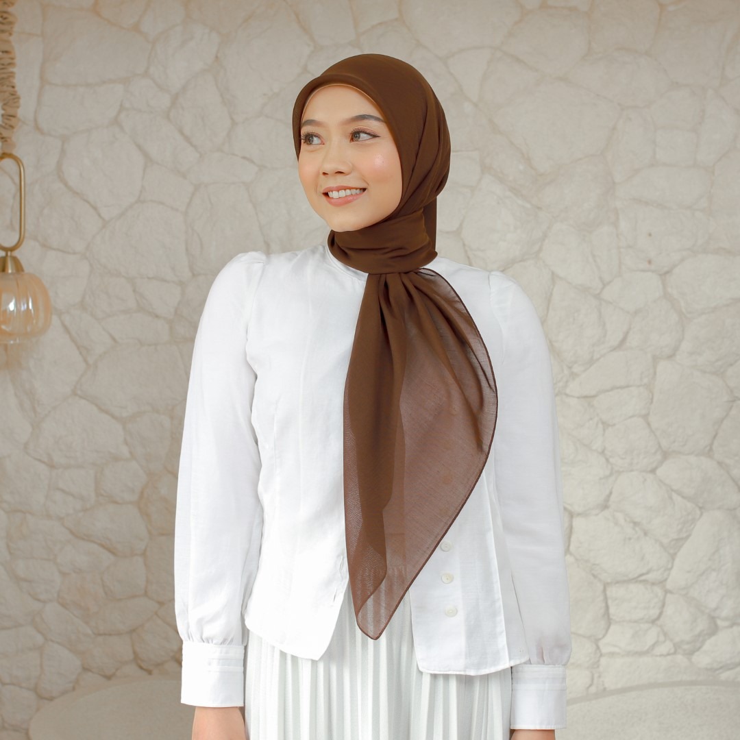 Zoya KAMANIYA Plain Scarf - Kerudung Hijab Segi Empat Polos Bahan Voal - Ukuran 110 x 110