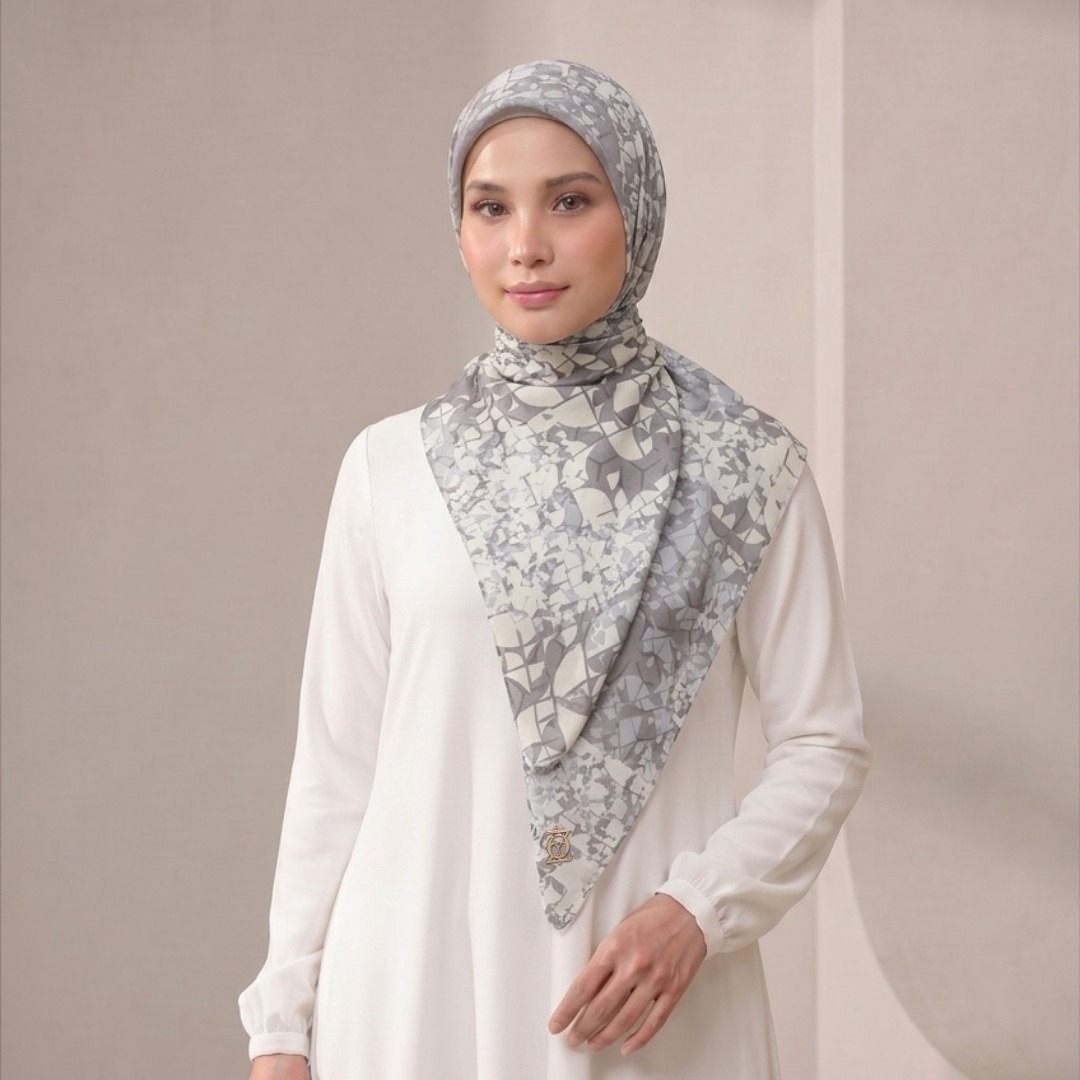Zoya - Elara Dimensi Scarf - Kerudung Hijab Segiempat Motif - Pouch Ziplock