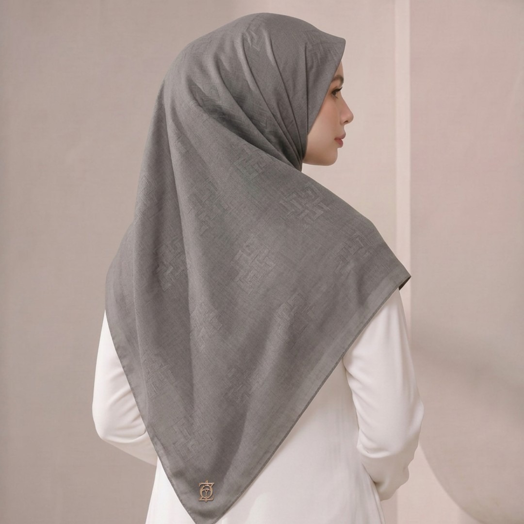 Zoya - Gradient Loom Scarf - Kerudung Hijab Segiempat Motif - Pouch Ziplock