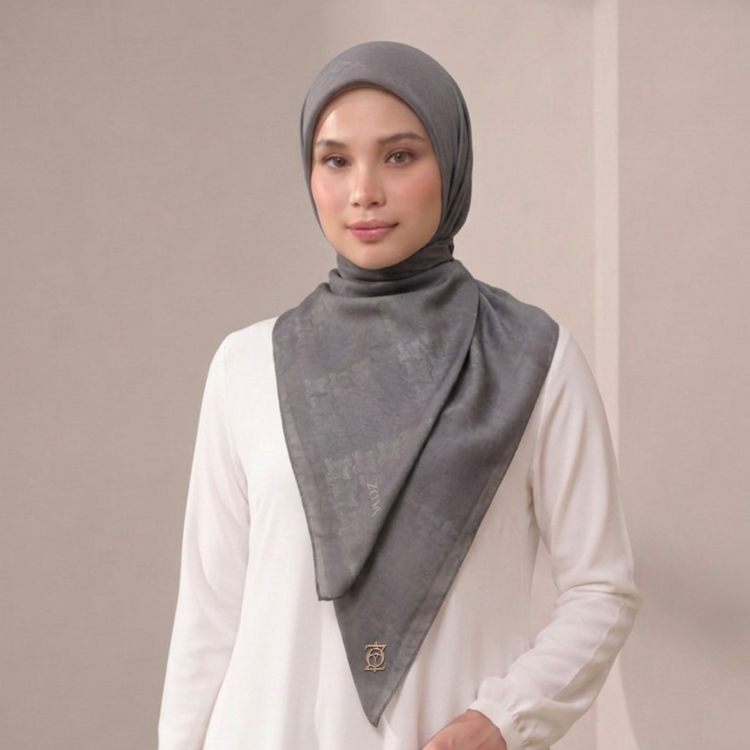 Zoya - Gradient Loom Scarf - Kerudung Hijab Segiempat Motif - Pouch Ziplock