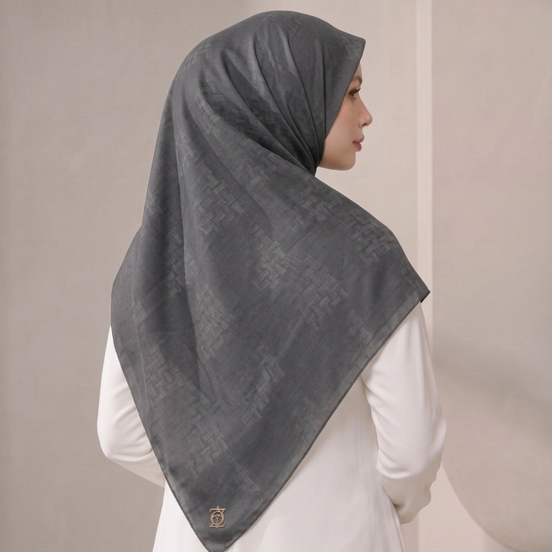 Zoya - Gradient Loom Scarf - Kerudung Hijab Segiempat Motif - Pouch Ziplock
