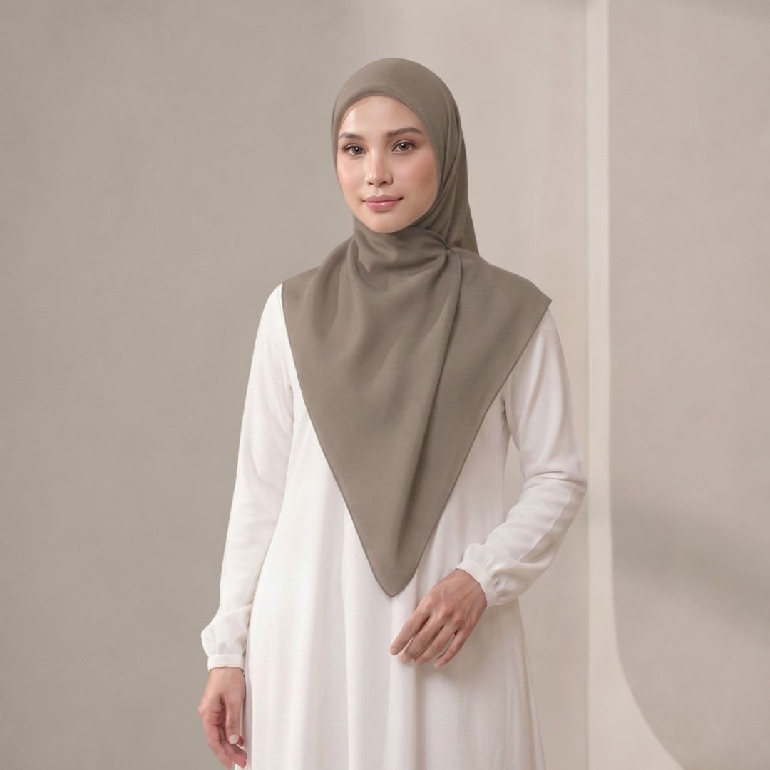 Zoya KAMANIYA Plain Scarf - Kerudung Hijab Segi Empat Polos Bahan Voal - Ukuran 110 x 110