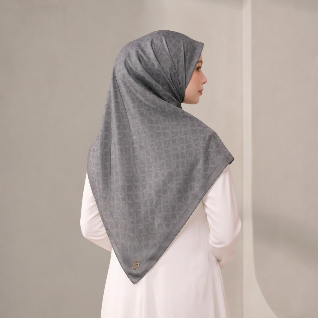 Zoya - Serein Weave Scarf - Kerudung Hijab Segiempat Motif - Pouch Ziplock