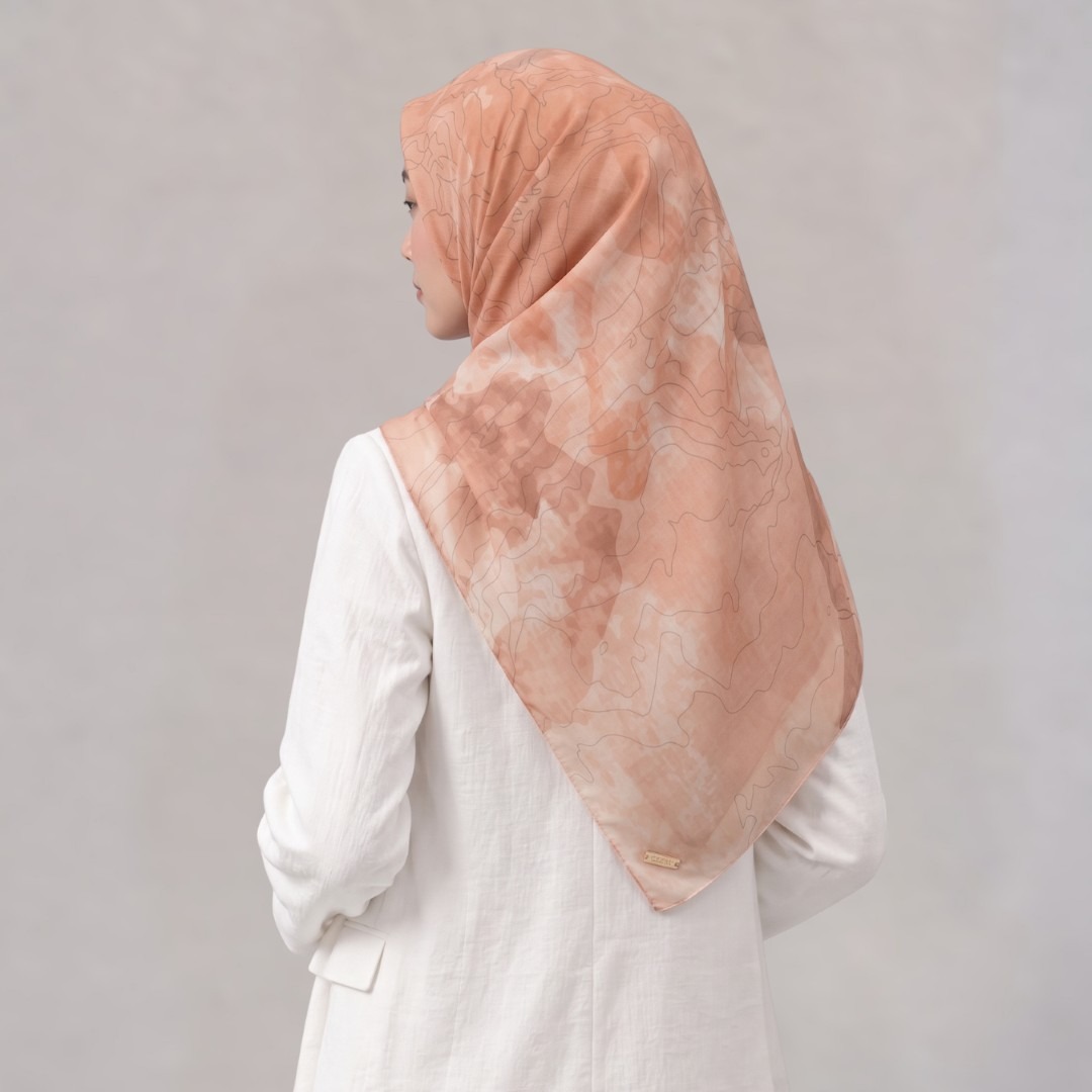 Zoya - Shadow Petals Print Scarf - Kerudung Hijab Segiempat Motif - Bahan Signature Voal - Box