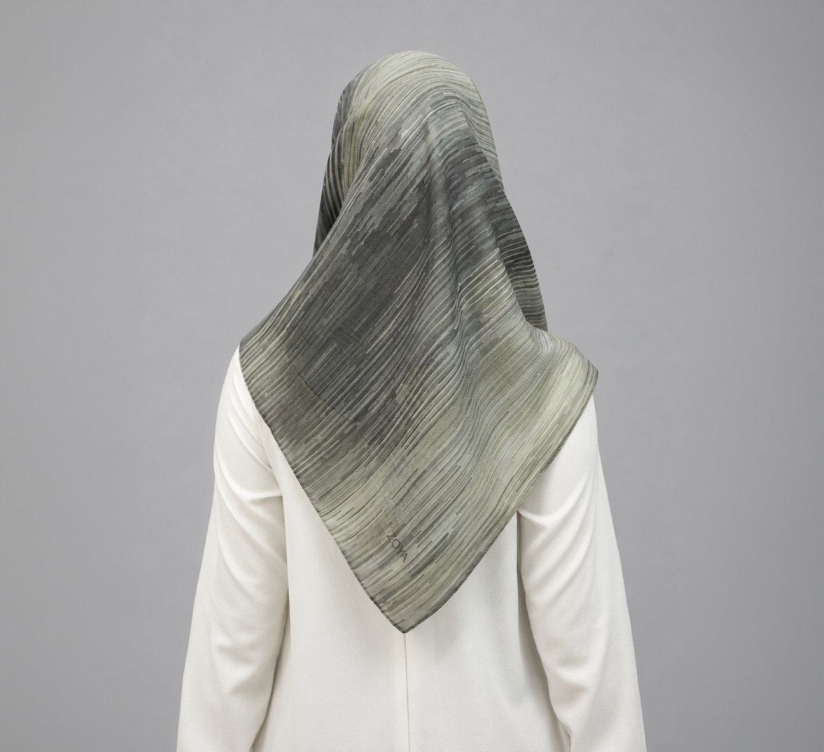 Zoya - Smudge Rug Print Scarf - Kerudung Hijab Segiempat Motif - Bahan Voal