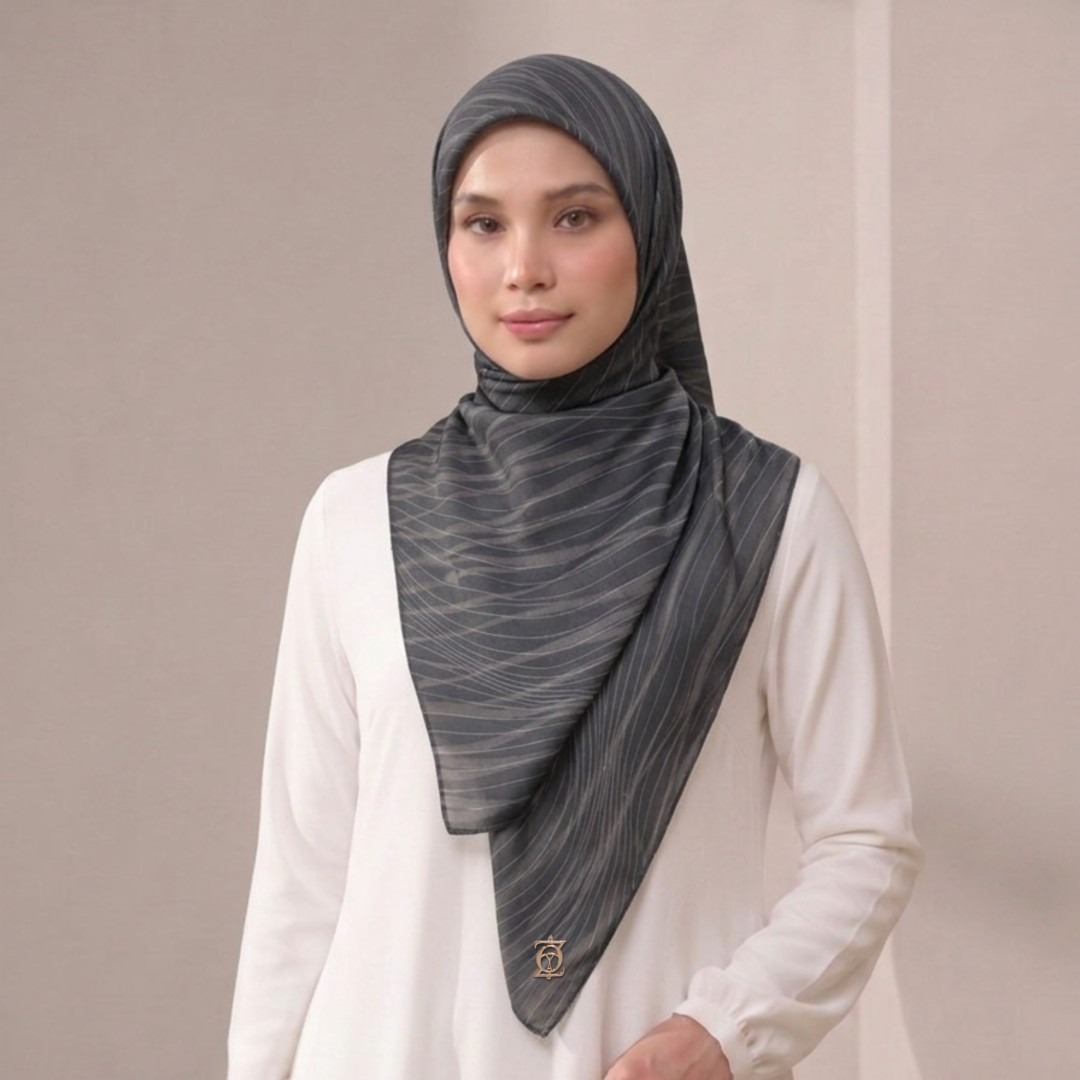 Zoya - Vara Lining Scarf - Kerudung Hijab Segiempat Motif - Pouch Ziplock