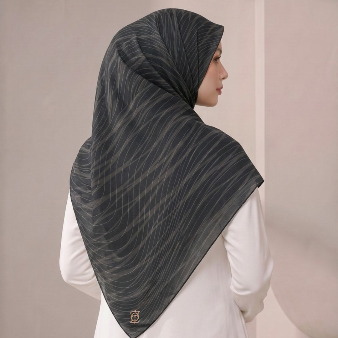 Zoya - Vara Lining Scarf - Kerudung Hijab Segiempat Motif - Pouch Ziplock