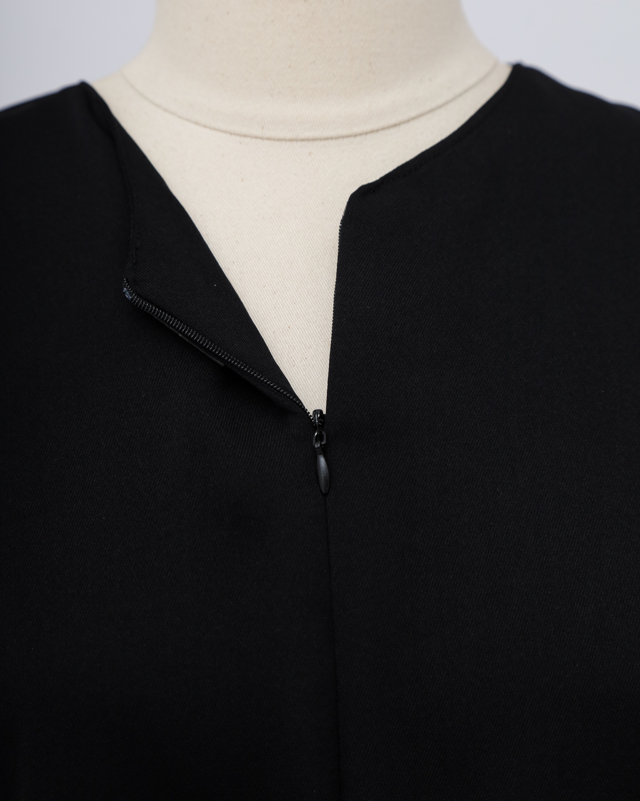 Abaya Saila Royal Queen Fabric Hitam
