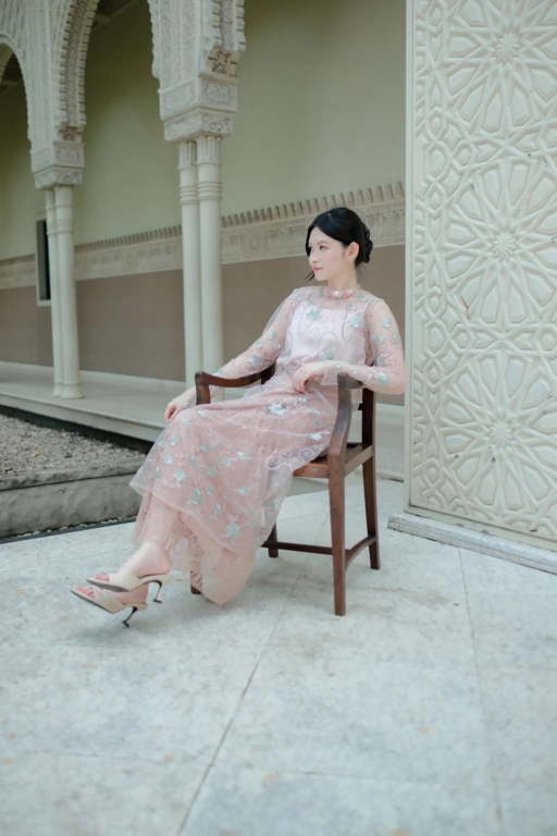 Image of NONA TUNICHE