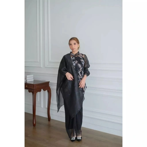 Image of AILEEN OUTER