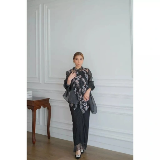 Image of AILEEN OUTER