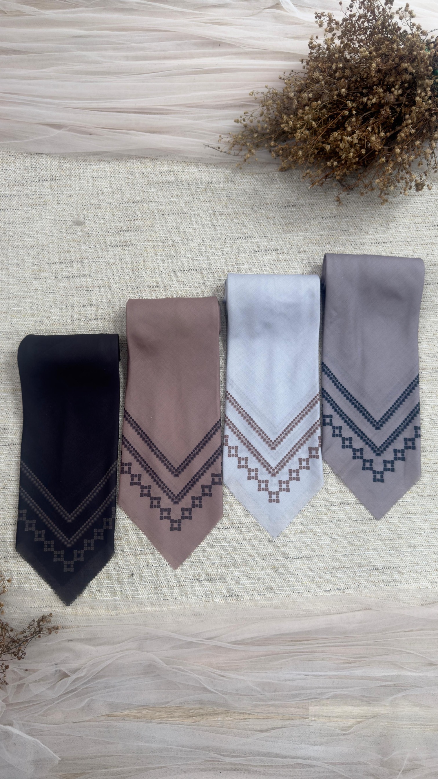 ZAVIERAA SIGNATURE ( SCARF ) - JAVINA