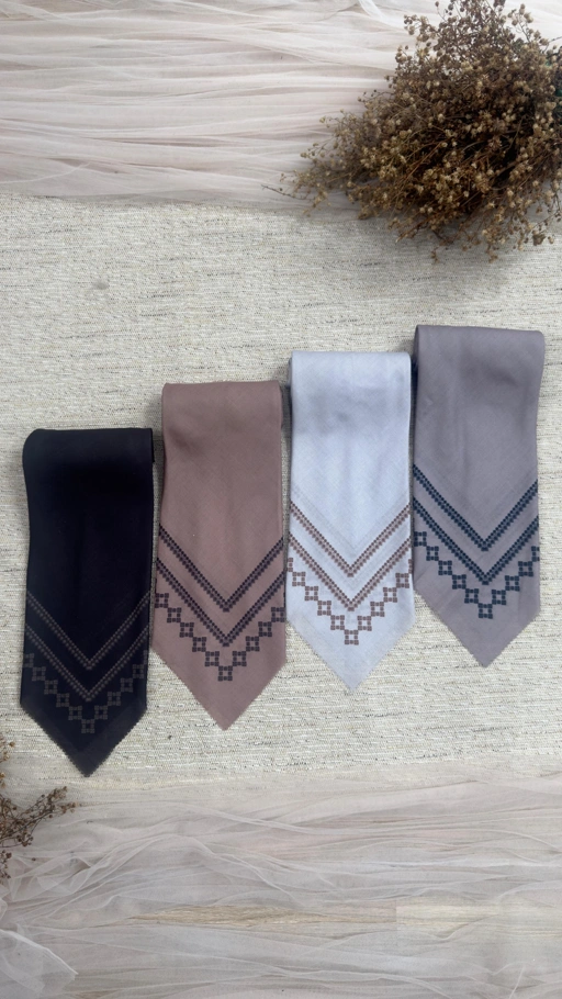 Image of ZAVIERAA SIGNATURE ( SCARF ) - JAVINA