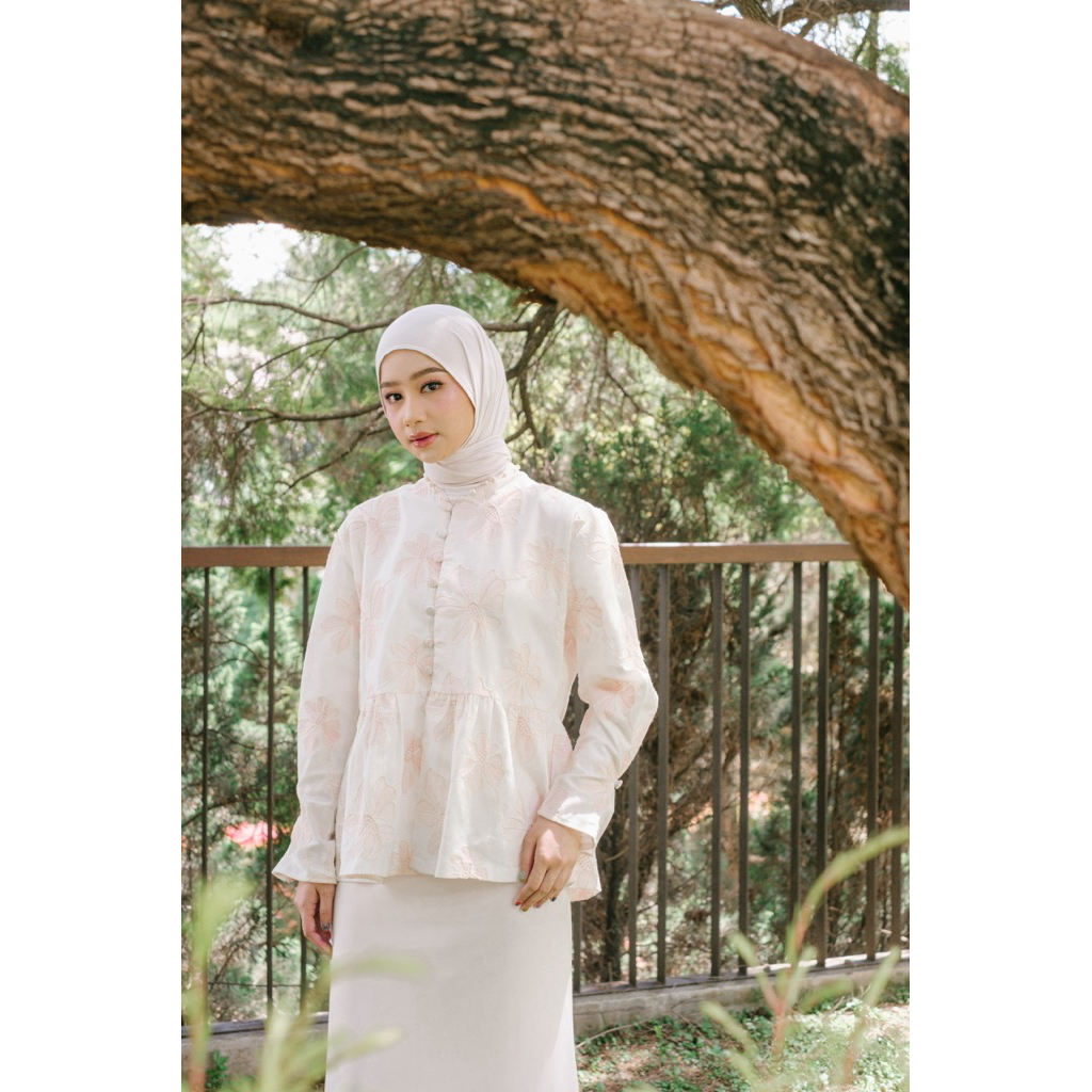 ByNeeth Maryam Blouse - Linen blouse - Embroidery - Baju Lebaran - Koleksi Ramadhan Raya