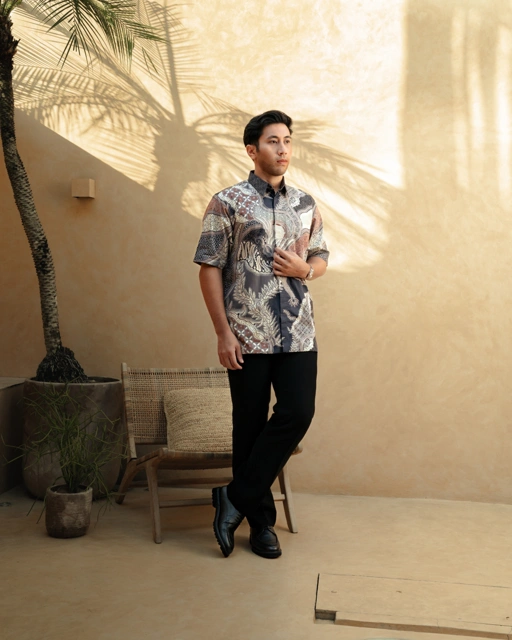 PRIVÉ - RAKHA BLACK (Short Sleeve)