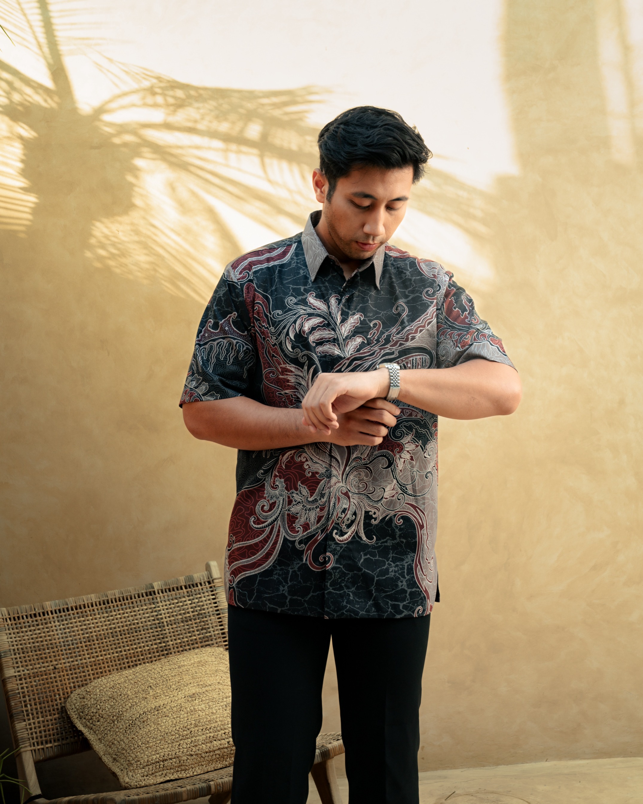 PRIVÉ - RANDHI BLACK RED (Short Sleeve)