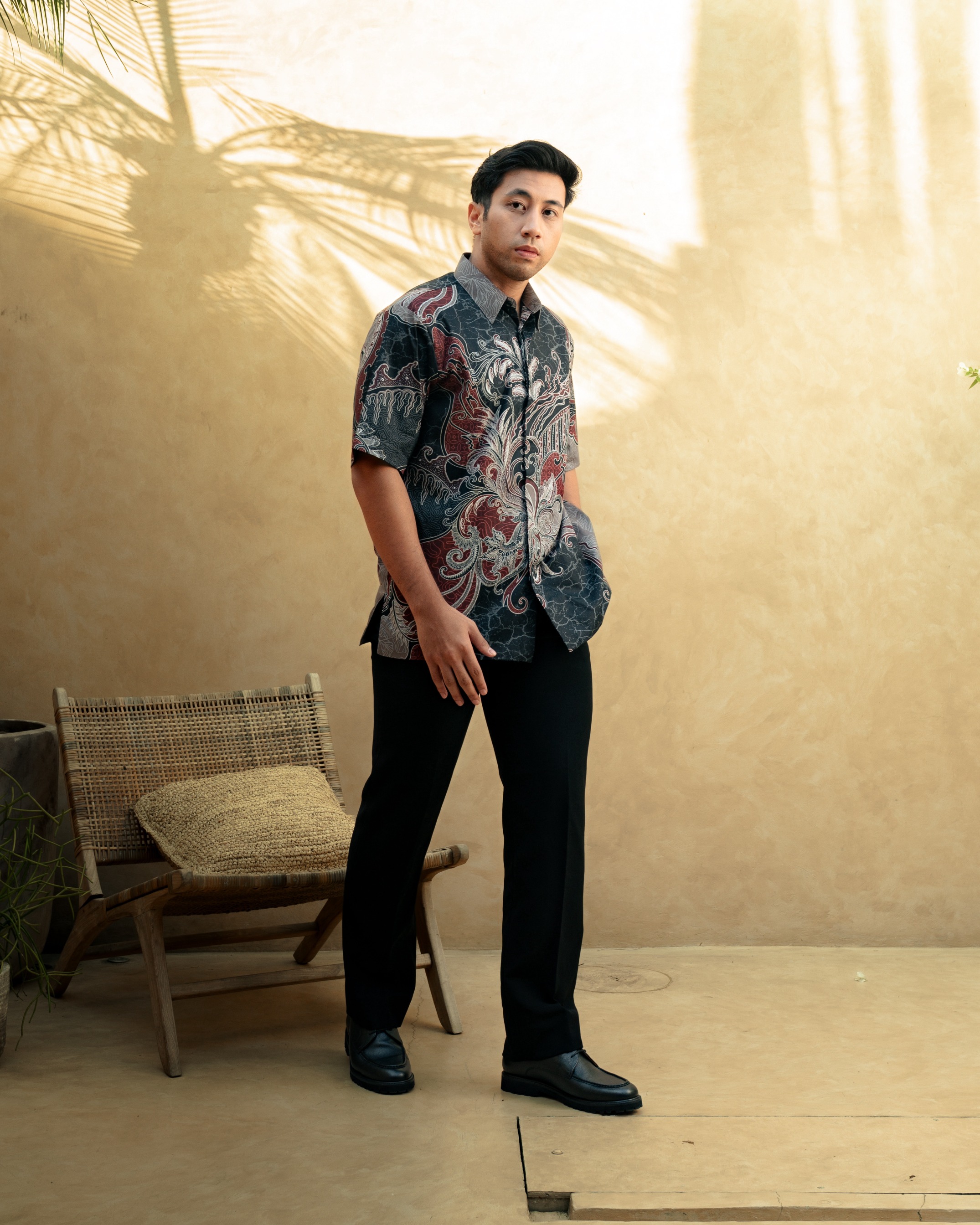PRIVÉ - RANDHI BLACK RED (Short Sleeve)