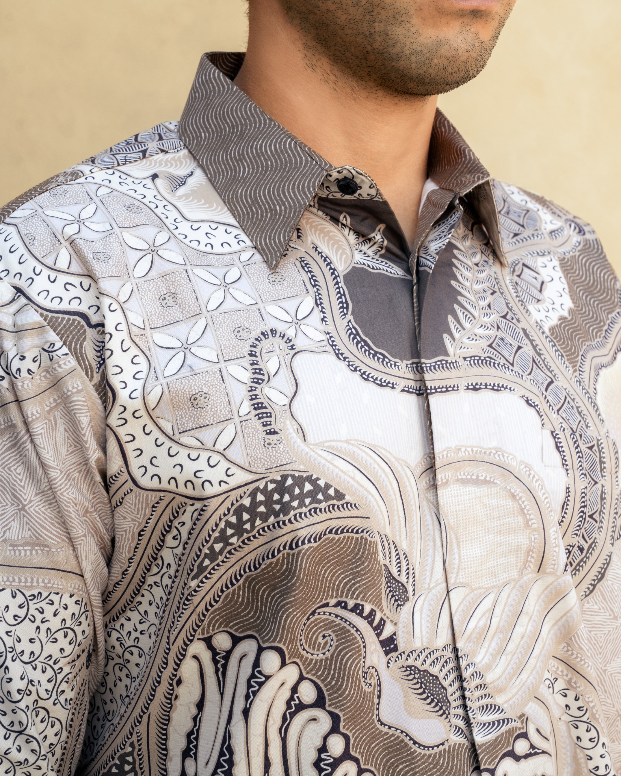 PRIVÉ - RAKHA BEIGE (Short Sleeve)