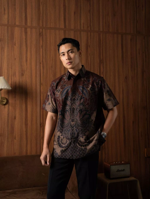 Image of Batik Ayman - AGRA BROWN BRICK LENGAN PENDEK | Kemeja Batik Pria Katun Solo Halus Mewah Premium