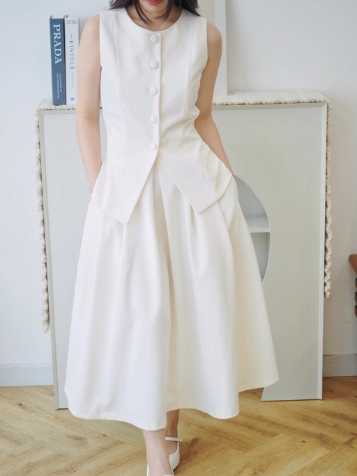 Image of June Pleat Flare In Vanilla