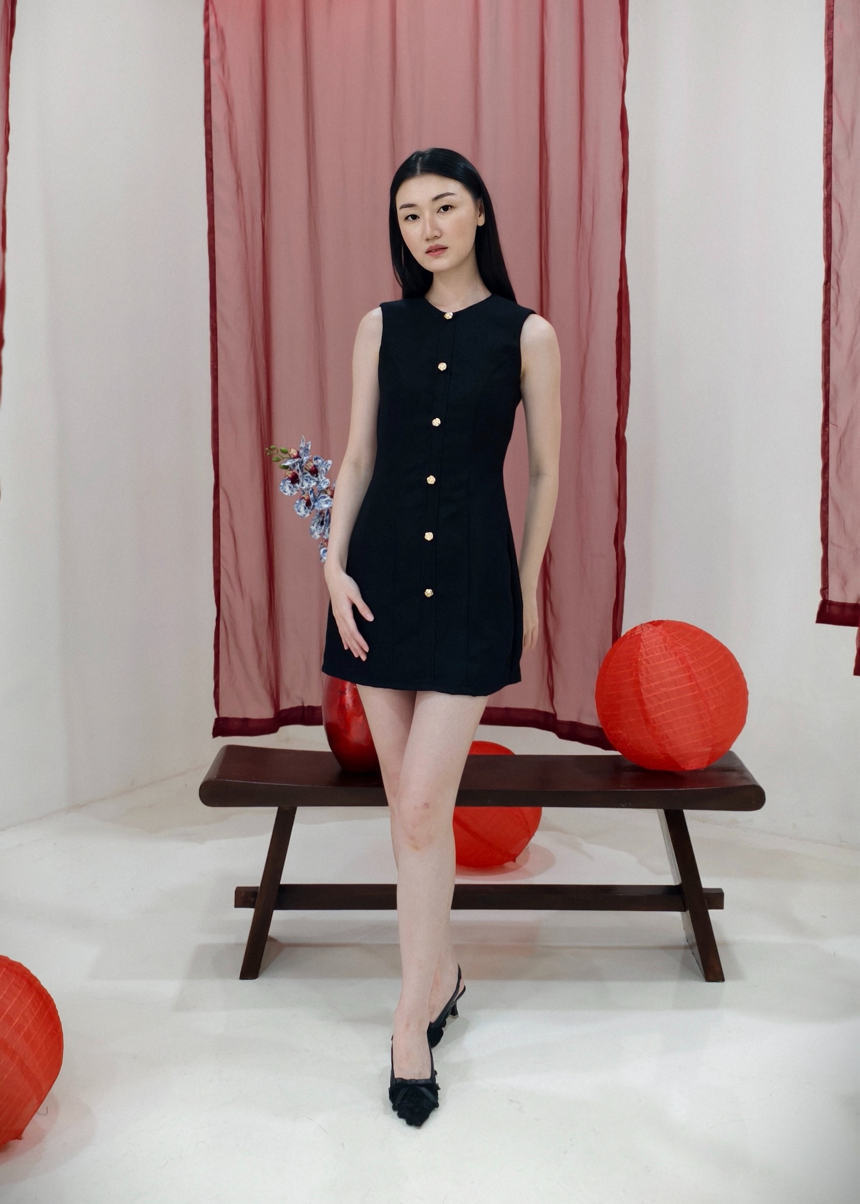 Anne Fitted Tweed Dress In Black