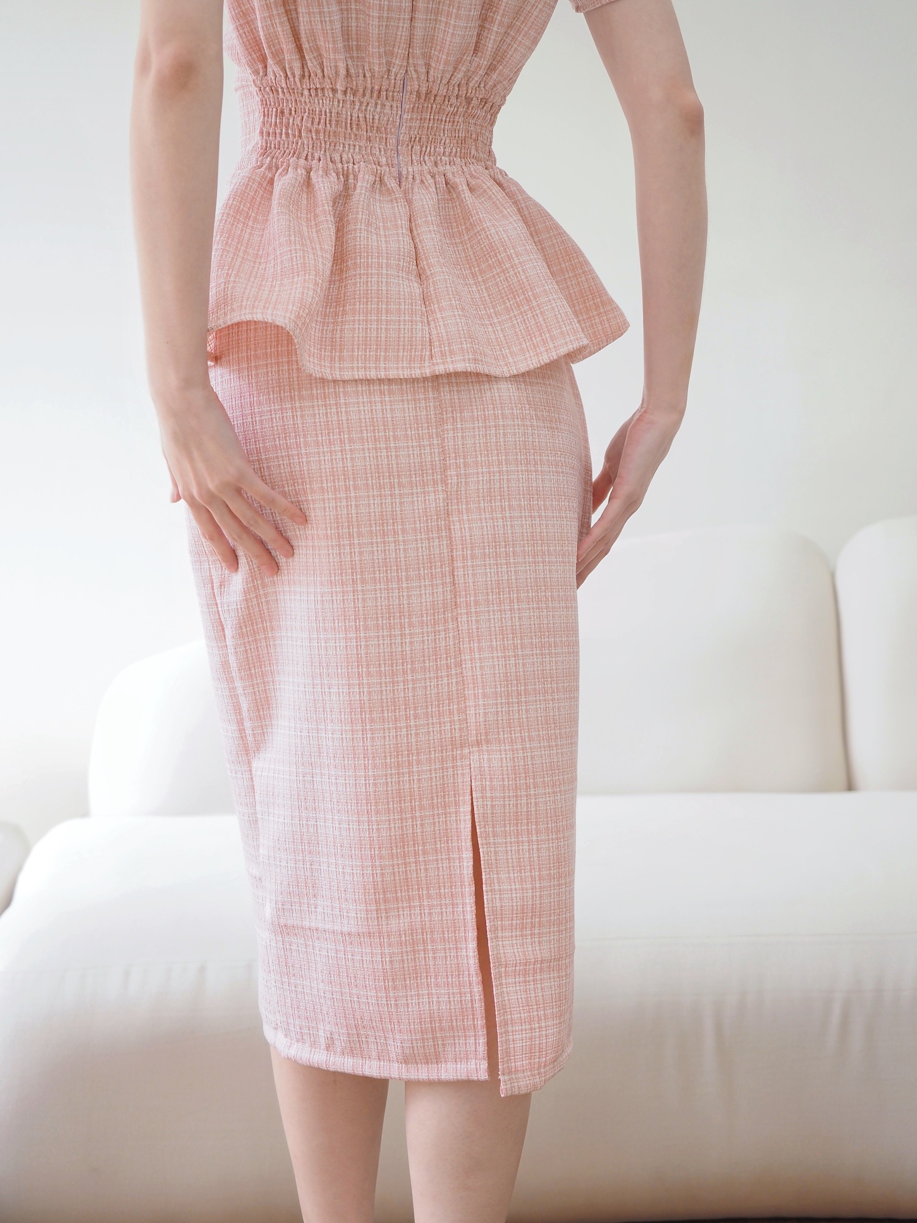 Victoria Fitted Tweed Skirt In Pink