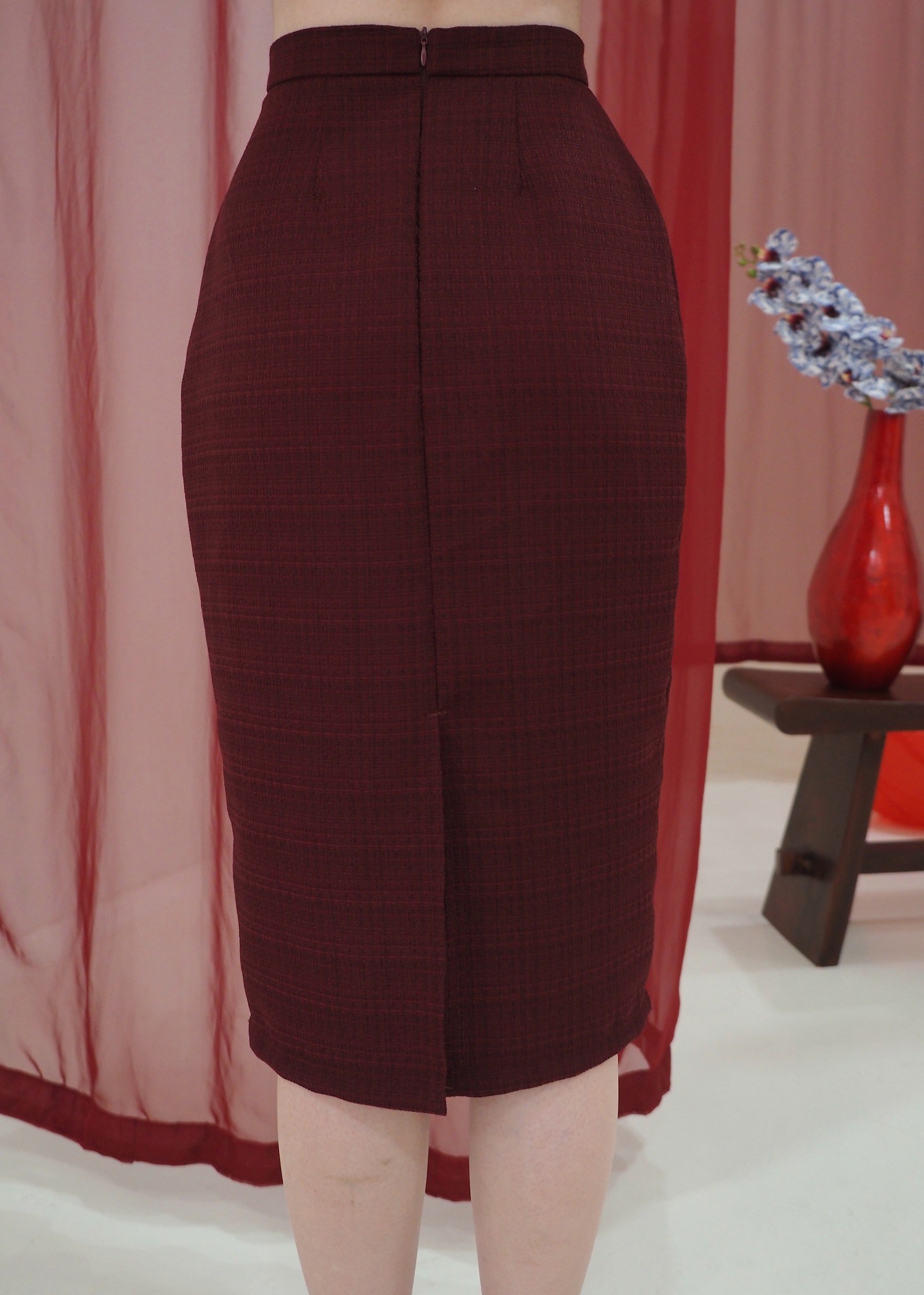 Victoria Fitted Tweed Skirt In Red