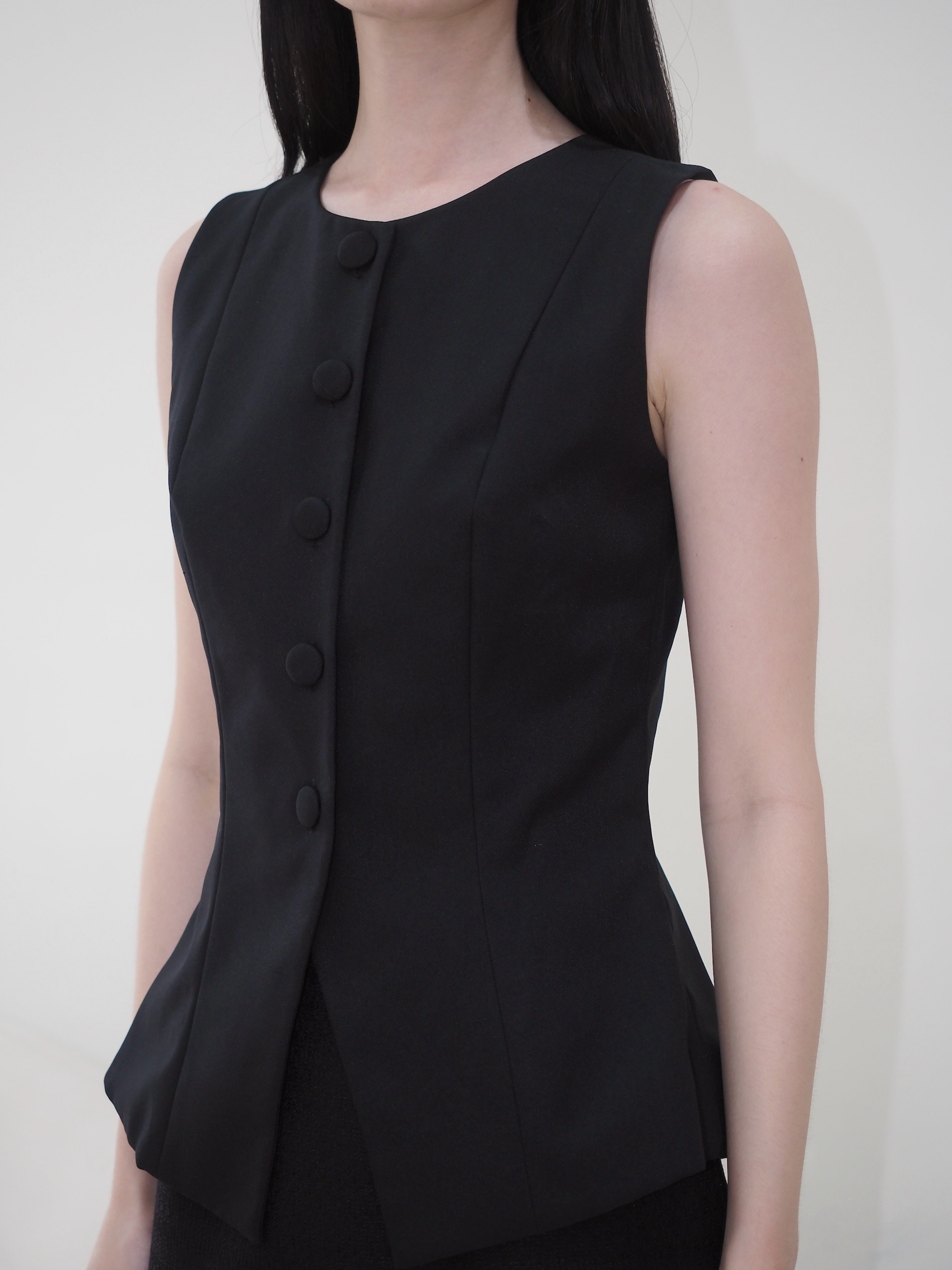 Poppy Vest In Black