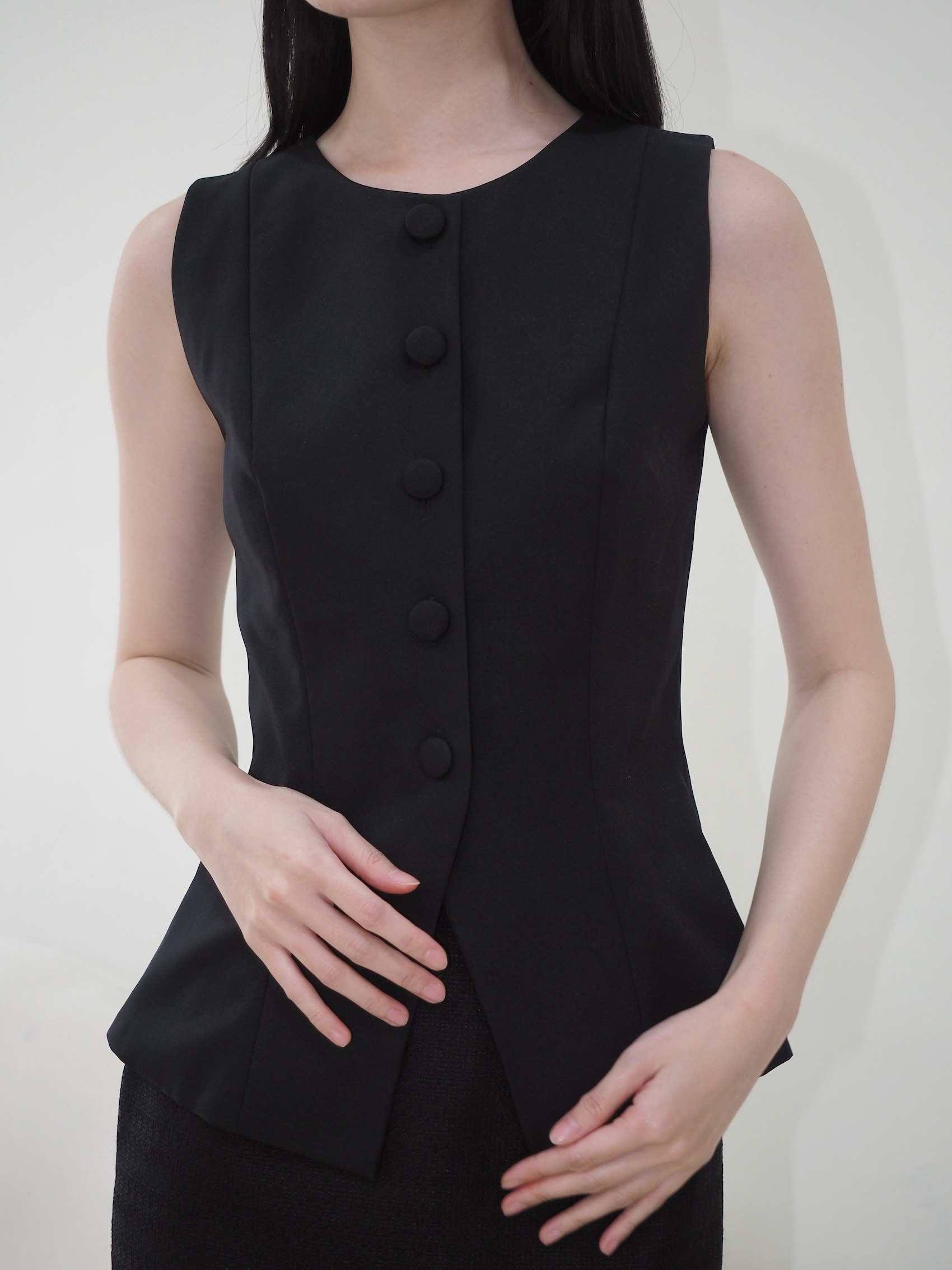Poppy Vest In Black
