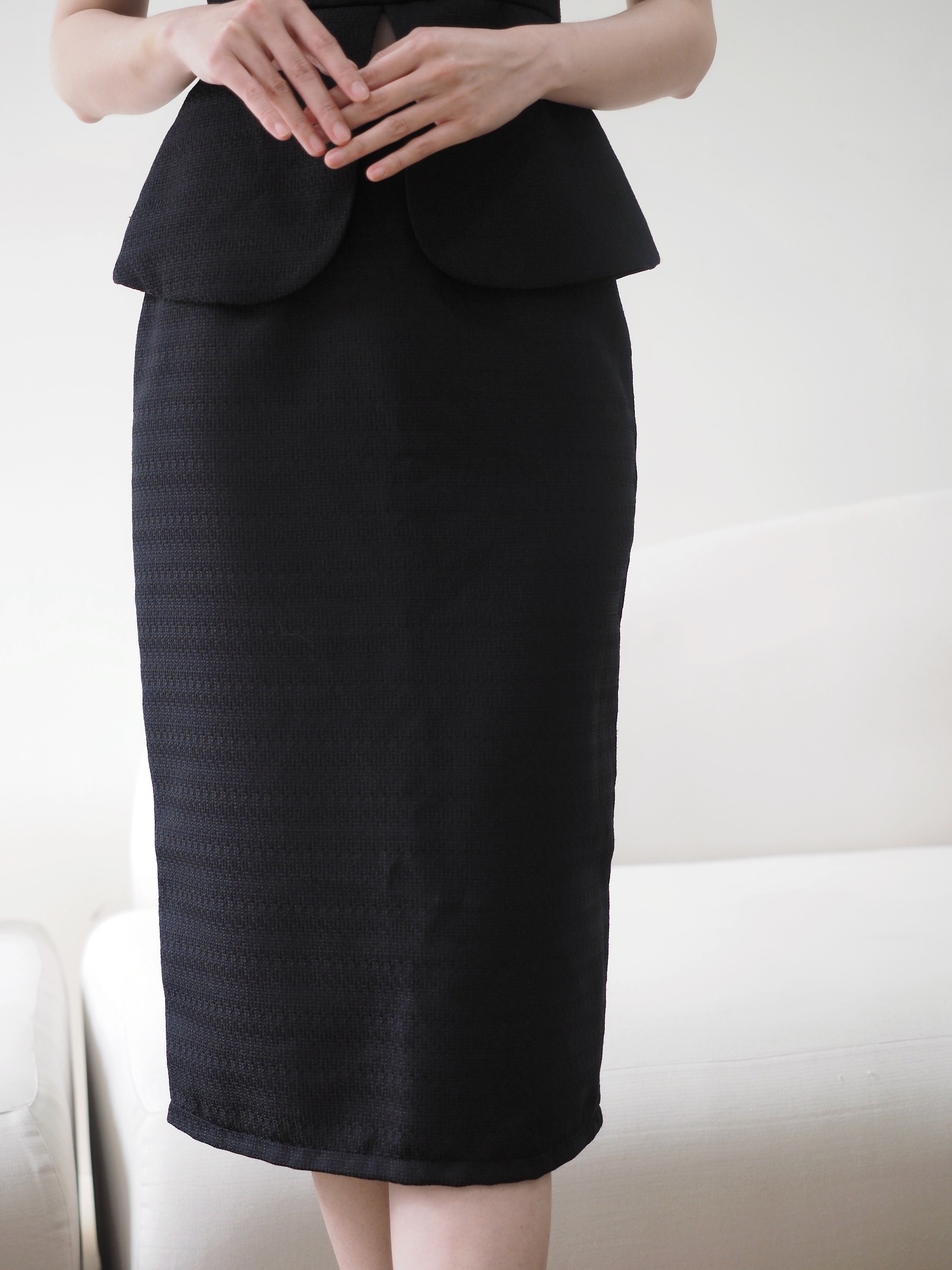 Victoria Fitted Tweed Skirt In Black