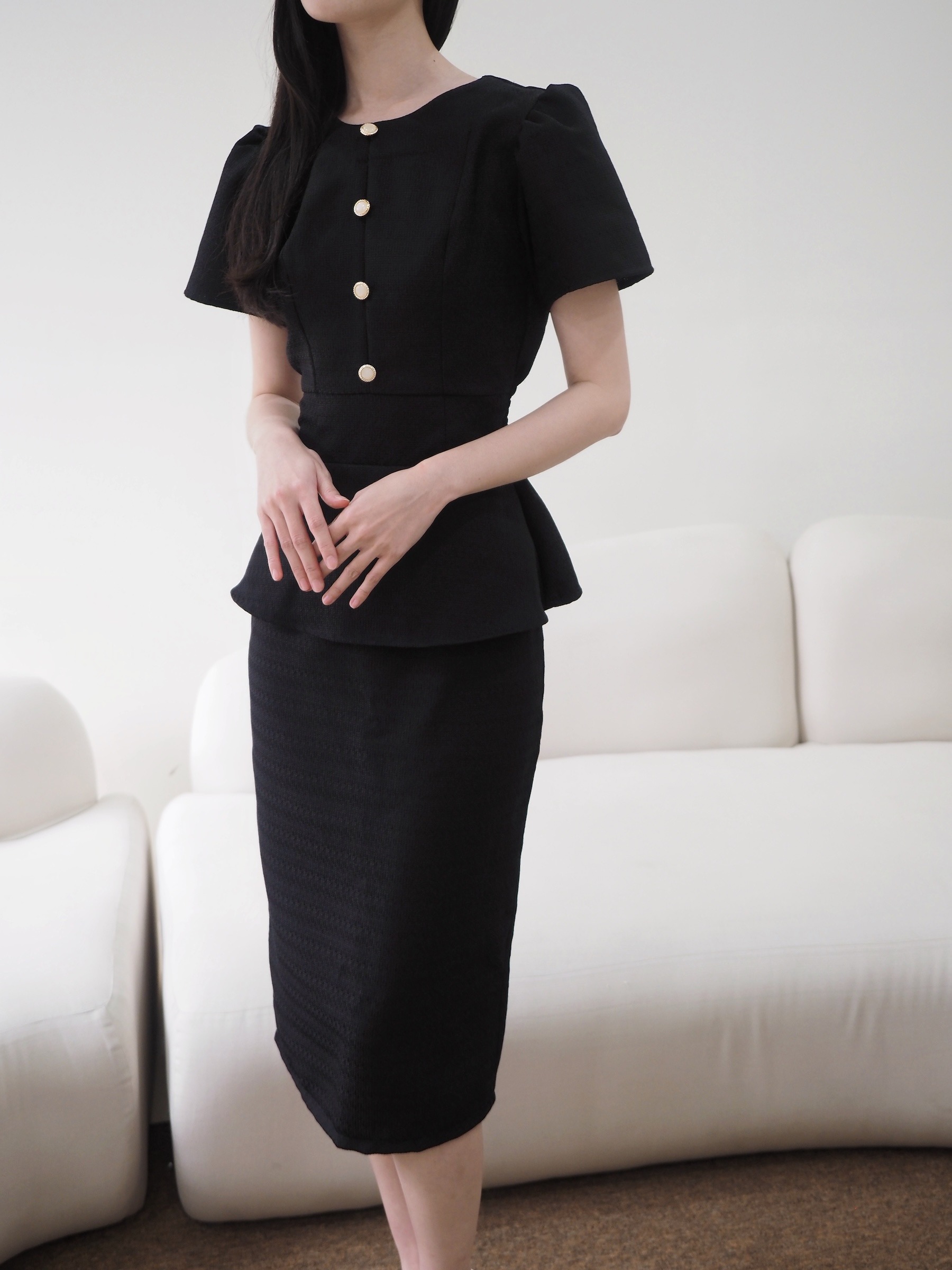 Victoria Fitted Tweed Skirt In Black