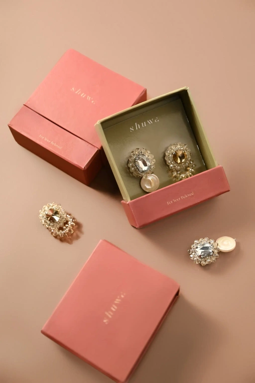 Image of HAYA BROOCH