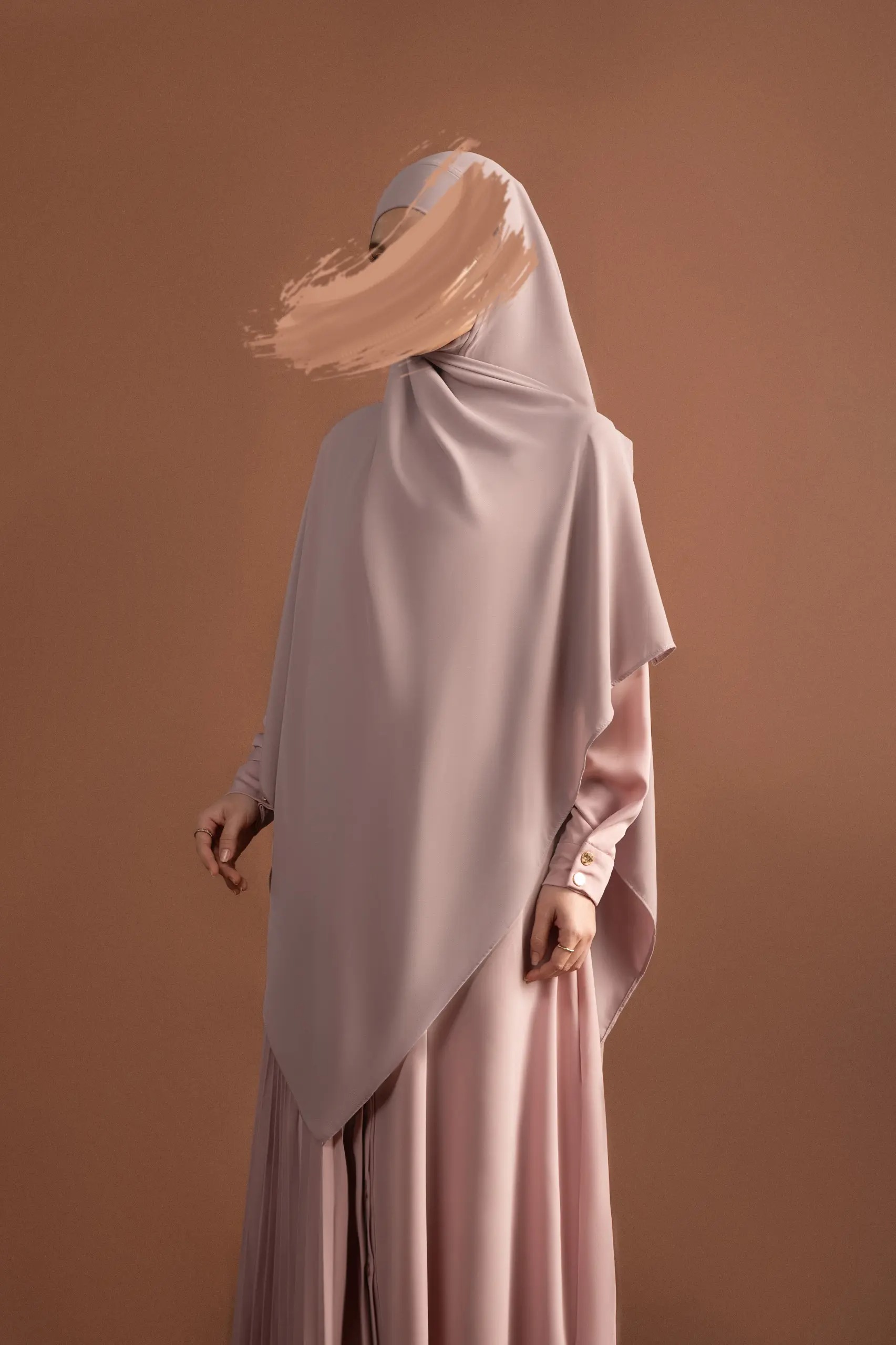 LUNA PASHTAN