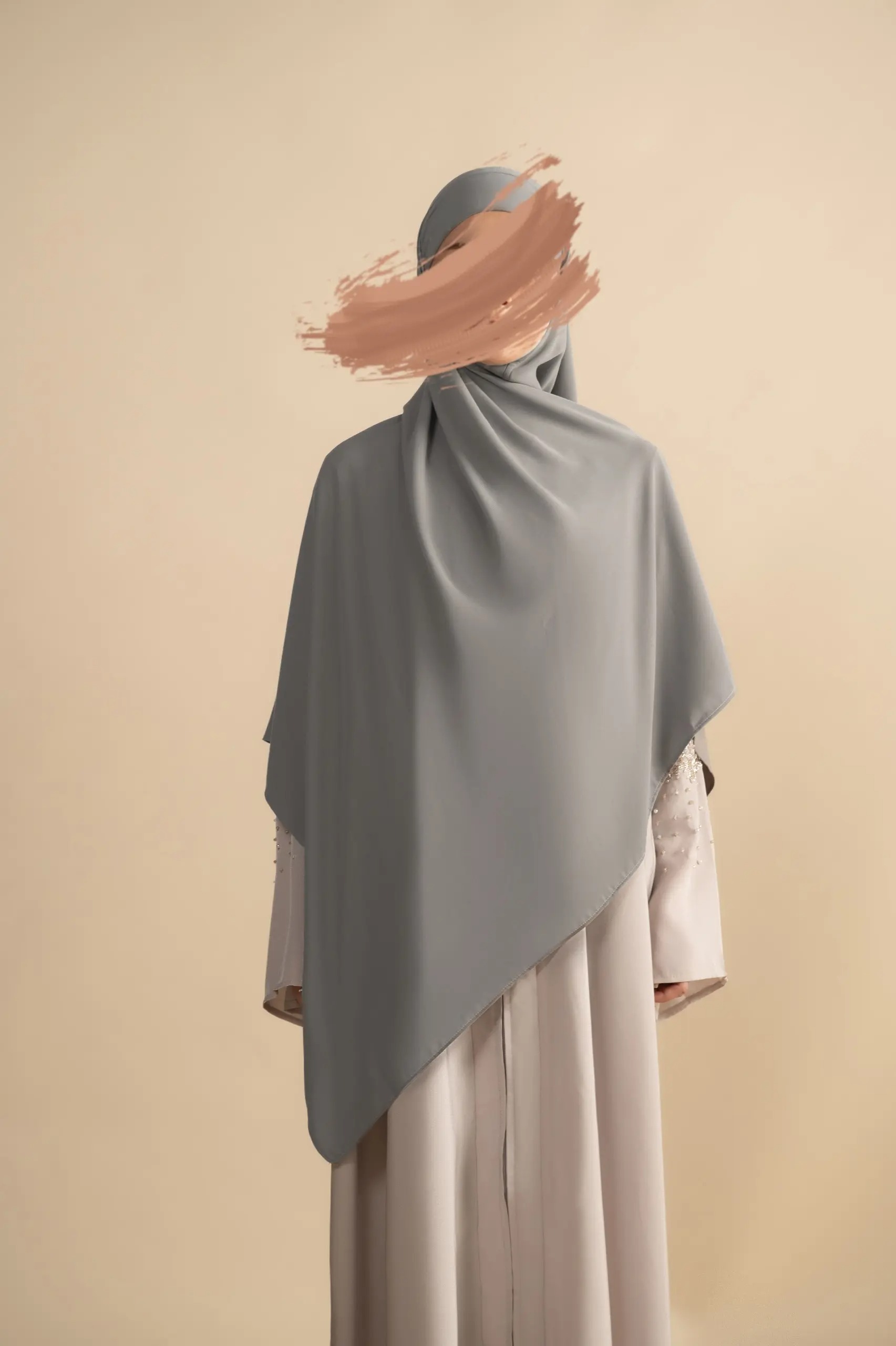 LUNA PASHTAN